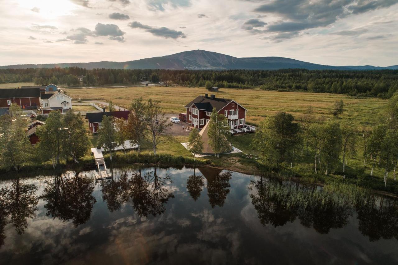 Готель Aurora Estate Яллас'ярві Екстер'єр фото